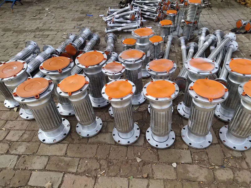 襯四氟（fú）金屬軟管（guǎn）